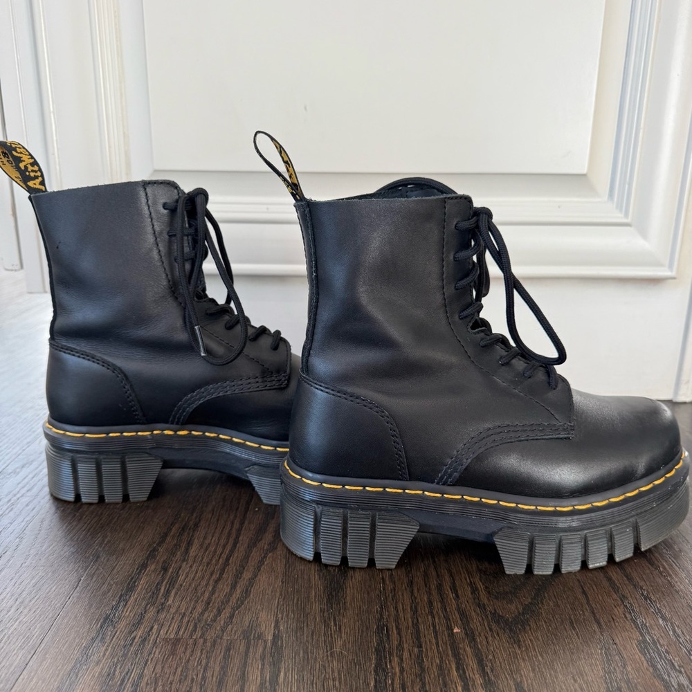 Dr. Martens Audrick 8-Eye Lace Boots sz. 7 womens - Picture 6 of 10